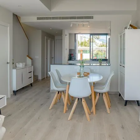 Stunning Villamar, Next To The Beach